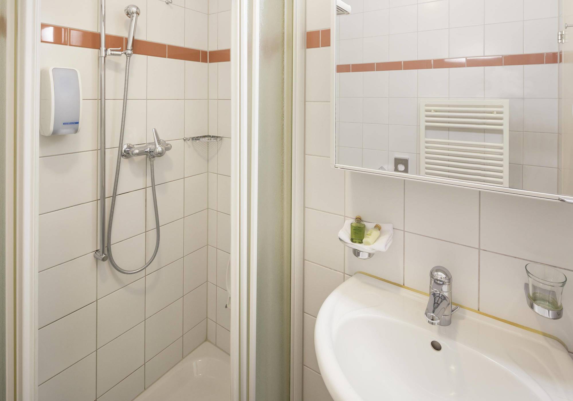 Wellness Hotel Tenedo - Thermalquellen Resort Bad Bad Zurzach エクステリア 写真