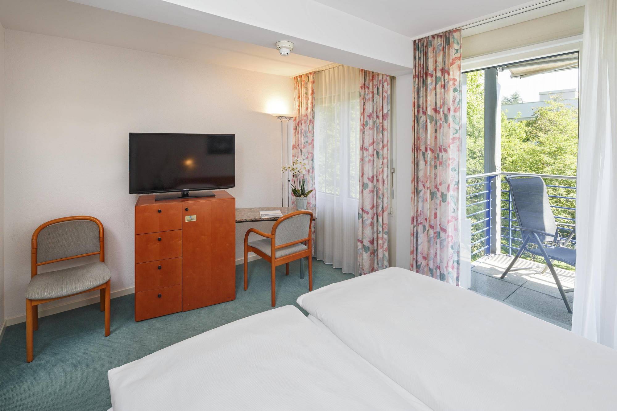 Wellness Hotel Tenedo - Thermalquellen Resort Bad Bad Zurzach エクステリア 写真